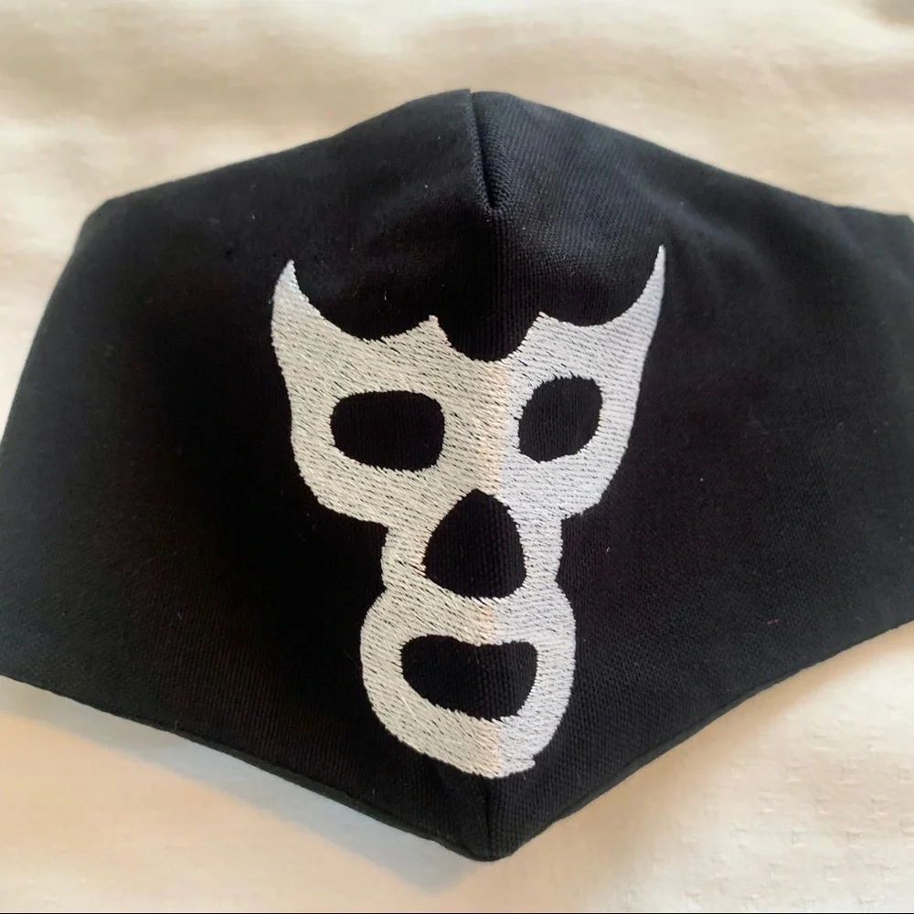 ARTISAN : Black Lucha Libre Face Mask